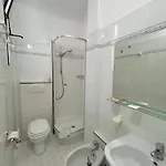 Caracas 3*